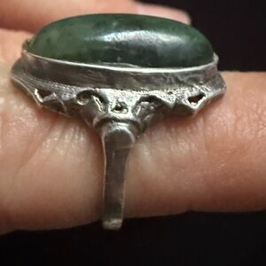 Vintage real Nephrite Jade Sterling Silver ring 1960s
Sz 6 1/2